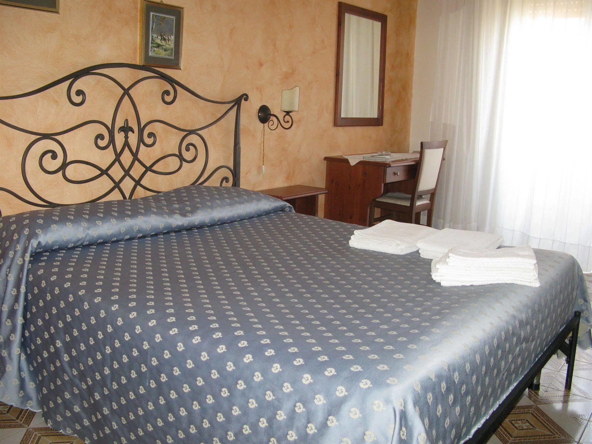 Costa Azzurra Giardini Naxos Exterior foto